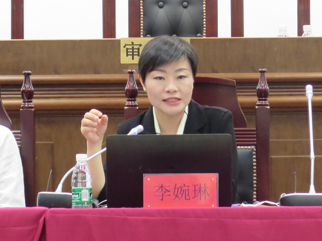 李婉琳院长为同学们讲解